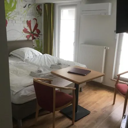 Hotel De Backer 3*